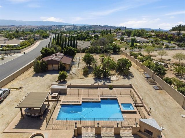 17731 Glen Hollow, Riverside, CA 92504