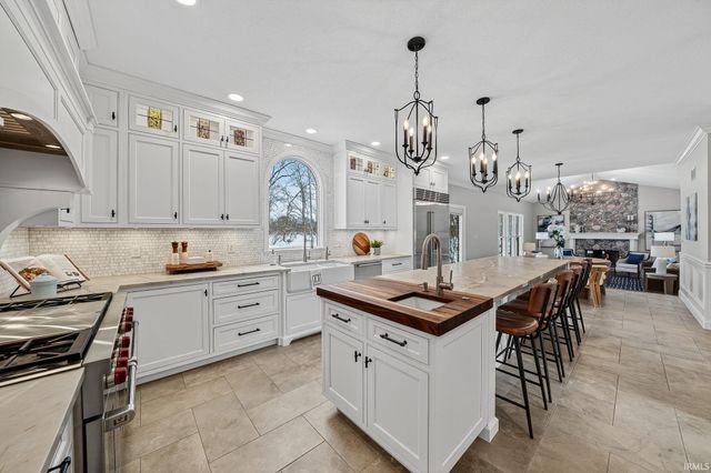 3334 Deer Lake Drive, South Bend, IN 46614