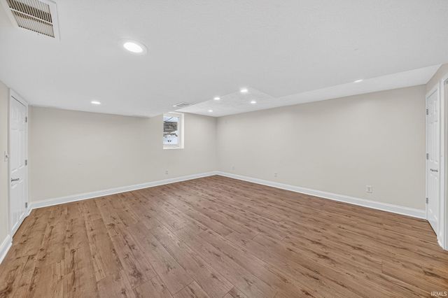 3334 Deer Lake Drive, South Bend, IN 46614