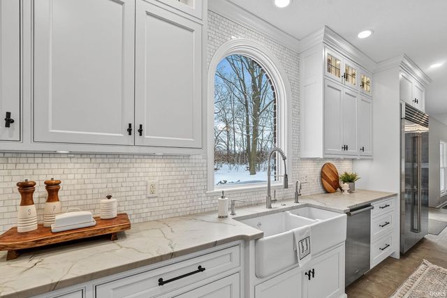 3334 Deer Lake Drive, South Bend, IN 46614