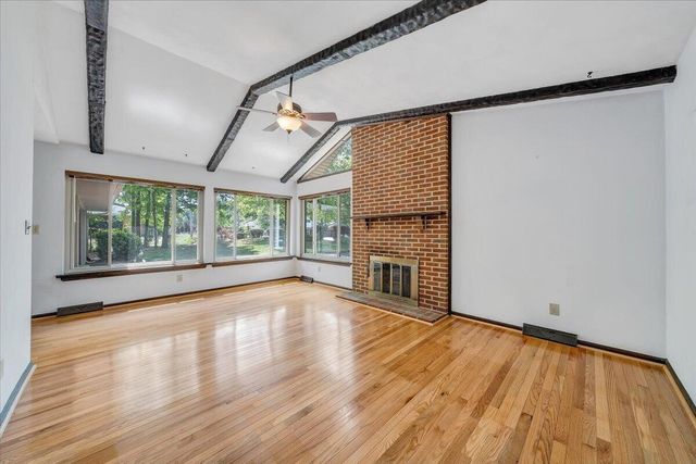 2009 Montclair DR, Roanoke, VA 24019