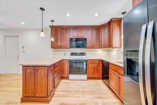 2009 Montclair DR, Roanoke, VA 24019