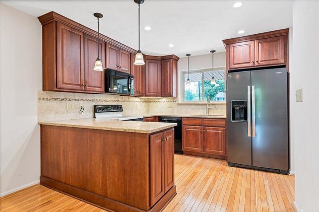 2009 Montclair DR, Roanoke, VA 24019