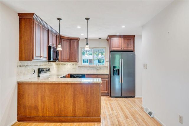 2009 Montclair DR, Roanoke, VA 24019