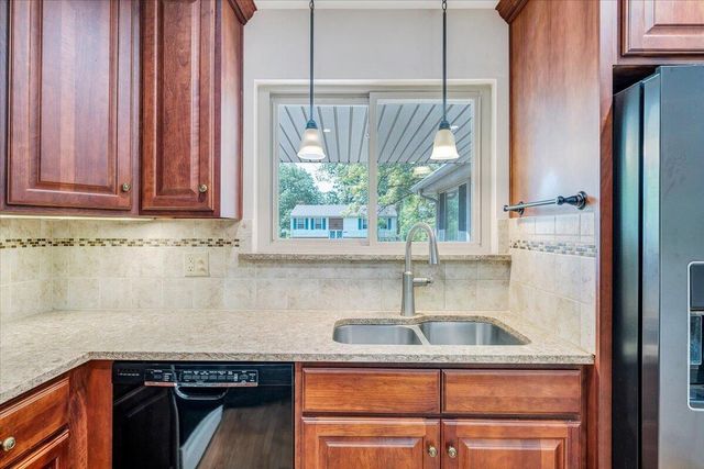 2009 Montclair DR, Roanoke, VA 24019
