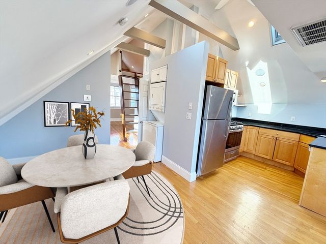 37 Fenton St 3, Boston, MA 02122