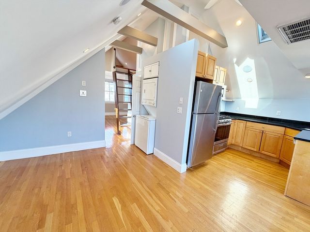 37 Fenton St 3, Boston, MA 02122