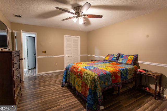 1194 Blackshear Hwy, Baxley, GA 31513