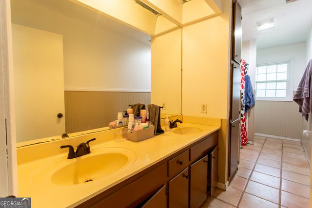 1194 Blackshear Hwy, Baxley, GA 31513