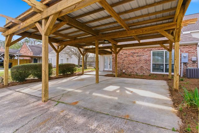 115 Summit Rdg, Hattiesburg, MS 39402