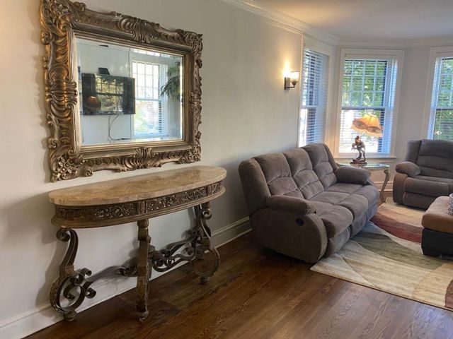 1215 W Lunt Avenue 1A, Chicago, IL 60626