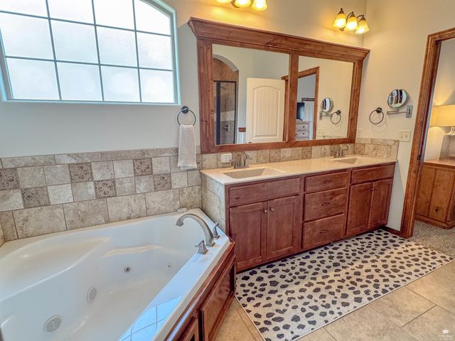 1016 Lobdell Drive, Manhattan, KS 66503
