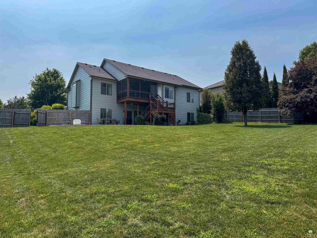 1016 Lobdell Drive, Manhattan, KS 66503