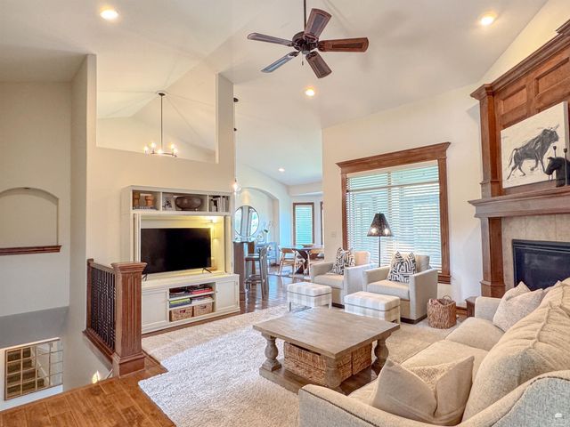 1016 Lobdell Drive, Manhattan, KS 66503