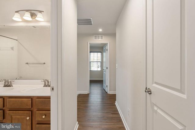 209 COURTHOUSE MANOR DR, Stafford, VA 22554