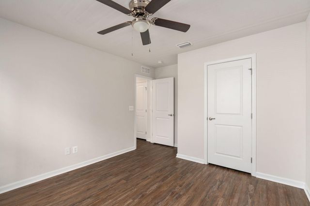 209 COURTHOUSE MANOR DR, Stafford, VA 22554