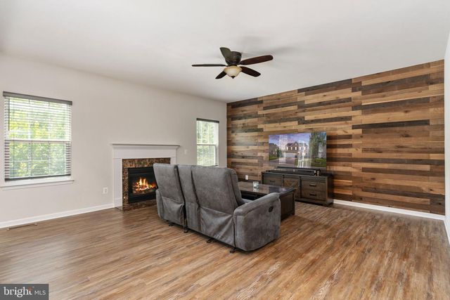209 COURTHOUSE MANOR DR, Stafford, VA 22554