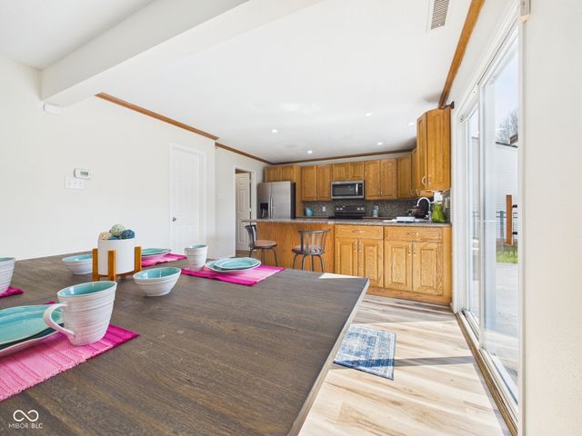 9511 W Quarter Moon Drive, Pendleton, IN 46064