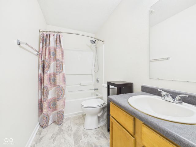 9511 W Quarter Moon Drive, Pendleton, IN 46064