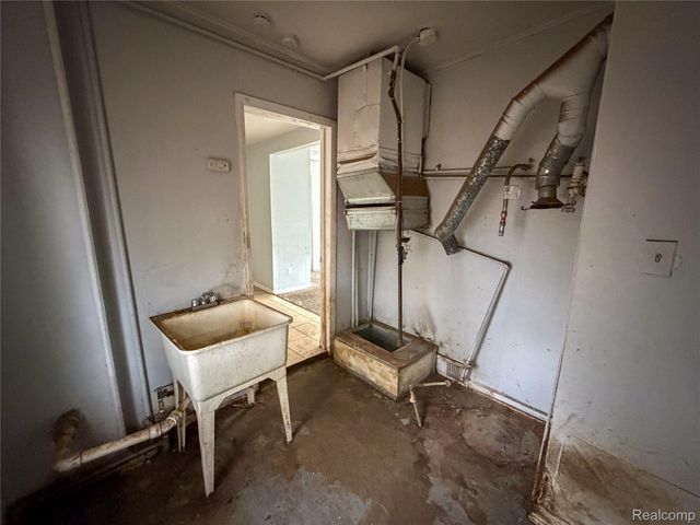 6142 Hereford Street, Detroit, MI 48224