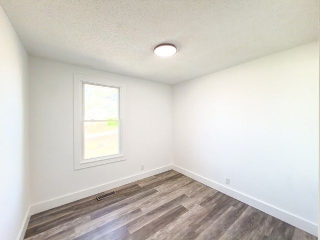 1704 Walnut Ave, Lawrenceburg, TN 38464