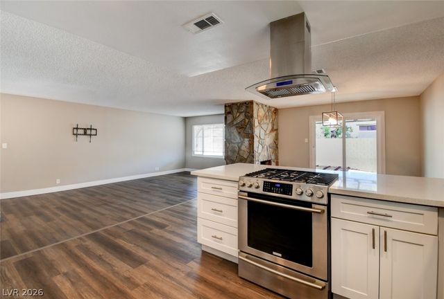 4368 Roanridge Avenue, Las Vegas, NV 89120