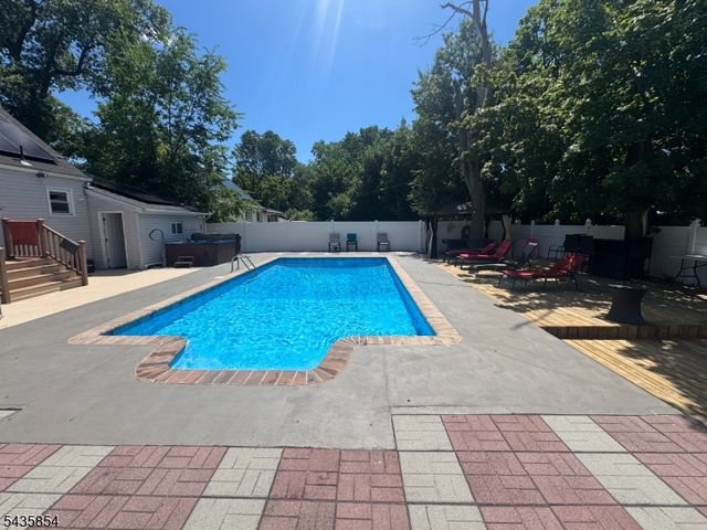 9 Wallace Ln, Woodland Park, NJ 07424