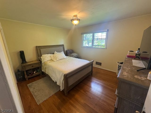9 Wallace Ln, Woodland Park, NJ 07424