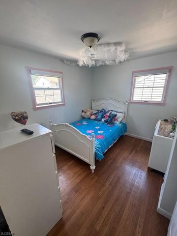 9 Wallace Ln, Woodland Park, NJ 07424