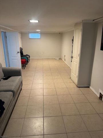 9 Wallace Ln, Woodland Park, NJ 07424