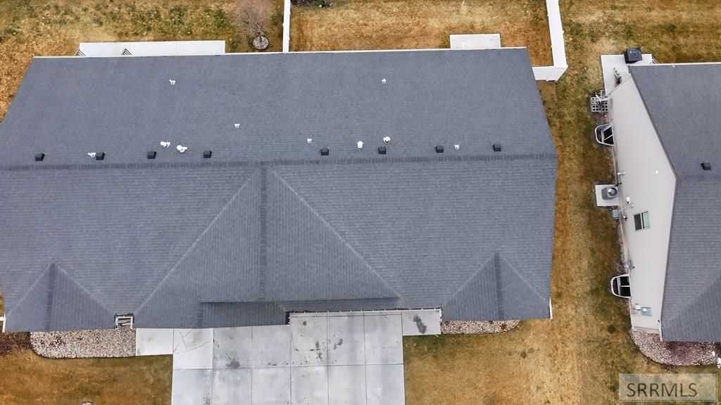 Image 5 of property listing at 3920 E Tanzanite Drive, Idaho Falls, ID 83401