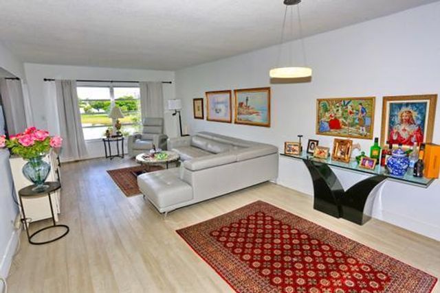 2801 N Palm Aire Drive 405, Pompano Beach, FL 33069