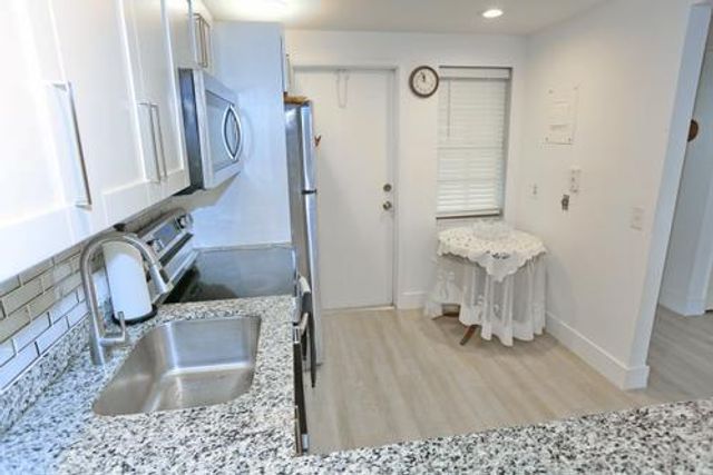 2801 N Palm Aire Drive 405, Pompano Beach, FL 33069