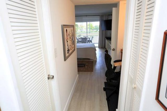 2801 N Palm Aire Drive 405, Pompano Beach, FL 33069
