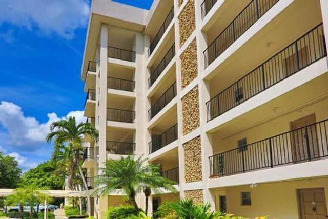 2801 N Palm Aire Drive 405, Pompano Beach, FL 33069