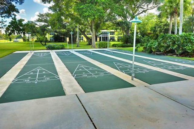 2801 N Palm Aire Drive 405, Pompano Beach, FL 33069