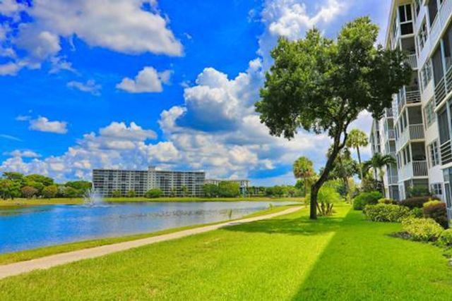 2801 N Palm Aire Drive 405, Pompano Beach, FL 33069