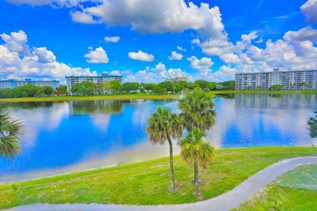 2801 N Palm Aire Drive 405, Pompano Beach, FL 33069