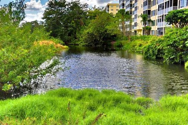 2801 N Palm Aire Drive 405, Pompano Beach, FL 33069