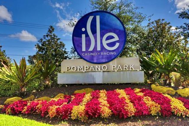 2801 N Palm Aire Drive 405, Pompano Beach, FL 33069