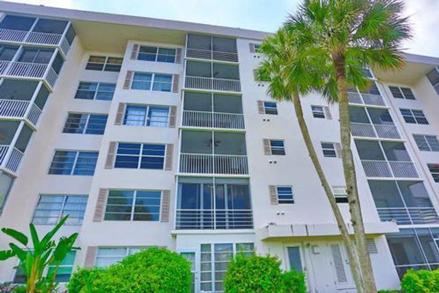 2801 N Palm Aire Drive 405, Pompano Beach, FL 33069