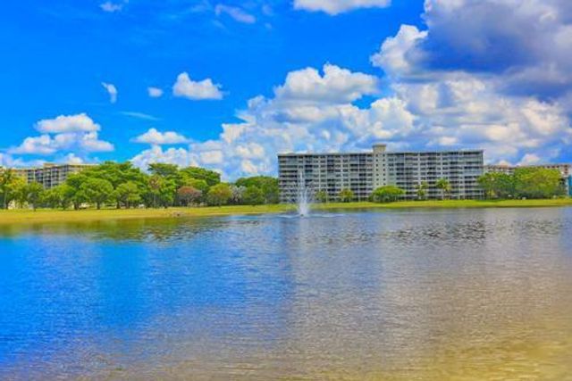 2801 N Palm Aire Drive 405, Pompano Beach, FL 33069