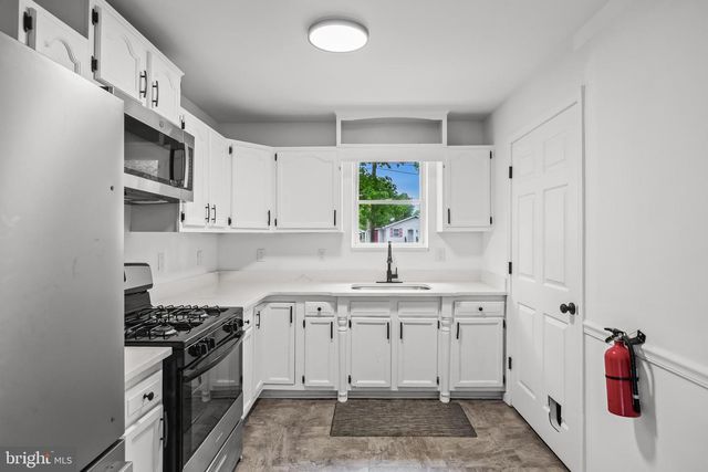 109 6TH AVE AVE, Chesilhurst, NJ 08089