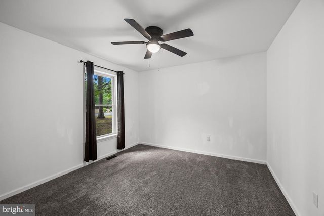 109 6TH AVE AVE, Chesilhurst, NJ 08089