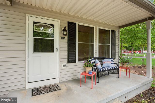 109 6TH AVE AVE, Chesilhurst, NJ 08089