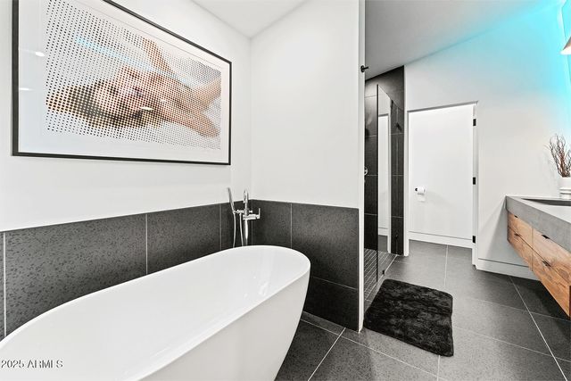 4334 E LEWIS Avenue, Phoenix, AZ 85008