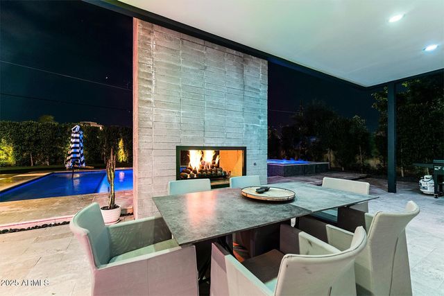 4334 E LEWIS Avenue, Phoenix, AZ 85008