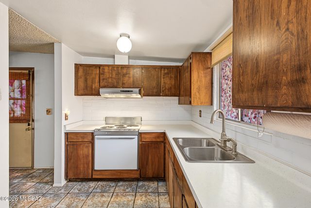 6564 E 42nd Street, Tucson, AZ 85730