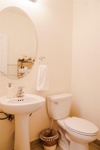 10306 W 33rd Ln, Hialeah, FL 33018