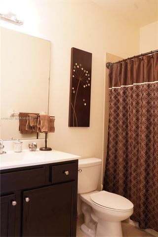 10306 W 33rd Ln, Hialeah, FL 33018